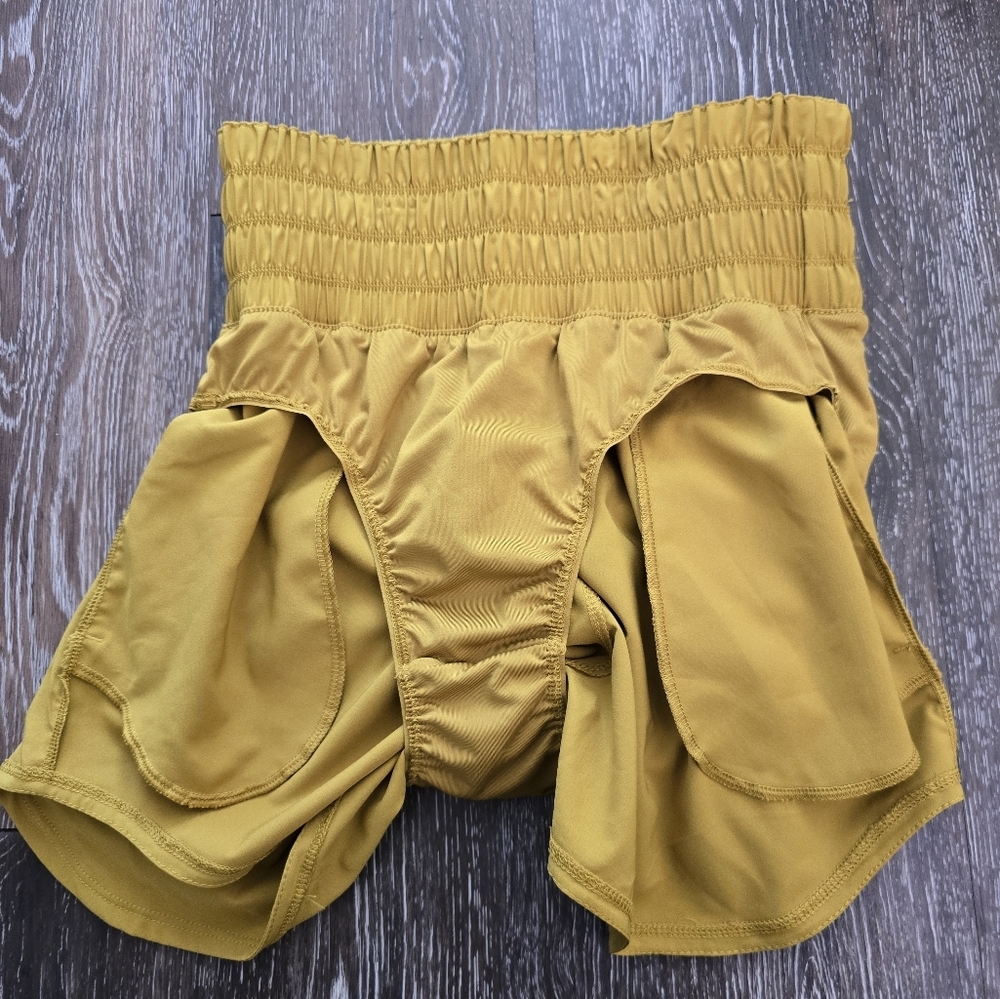 Women's Nike One Dri-FIT Ultra High-Waisted 3-Inch Brief-Lined Shorts size XS - Picture 3 of 11
